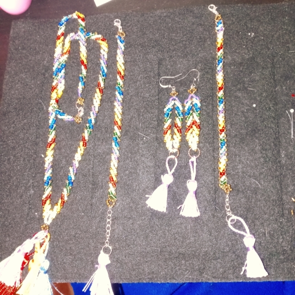 Set bracelet necklace and earrings